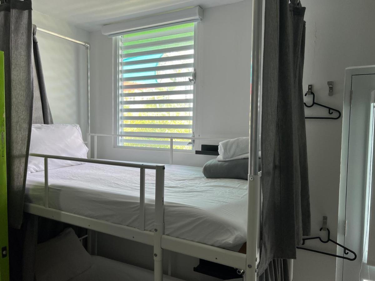 Nomada Beach Hostel- Isla Verde San Juan Exterior photo