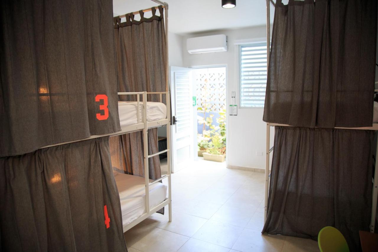 Nomada Beach Hostel- Isla Verde San Juan Exterior photo