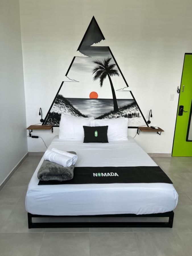 Nomada Beach Hostel- Isla Verde San Juan Exterior photo