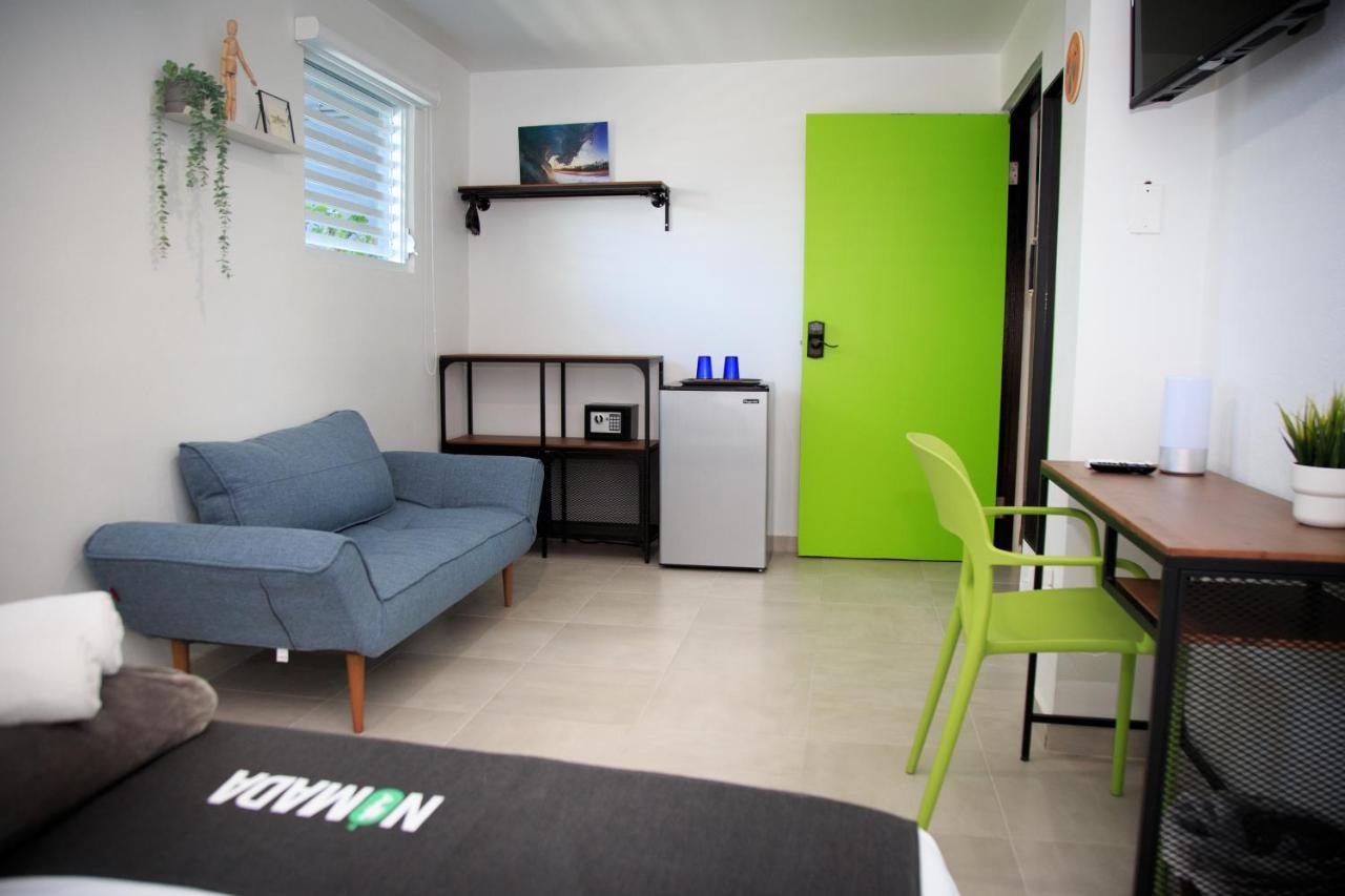 Nomada Beach Hostel- Isla Verde San Juan Exterior photo