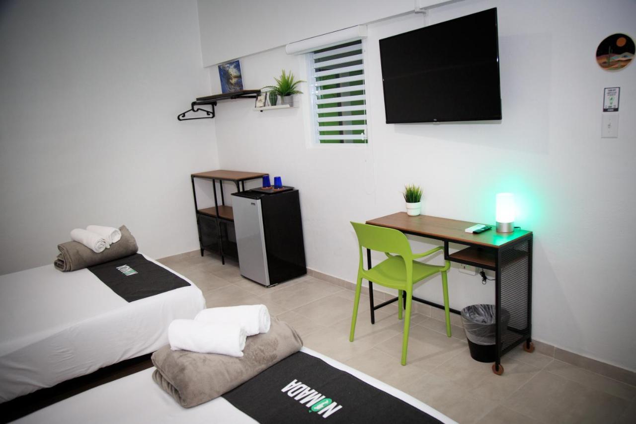 Nomada Beach Hostel- Isla Verde San Juan Exterior photo