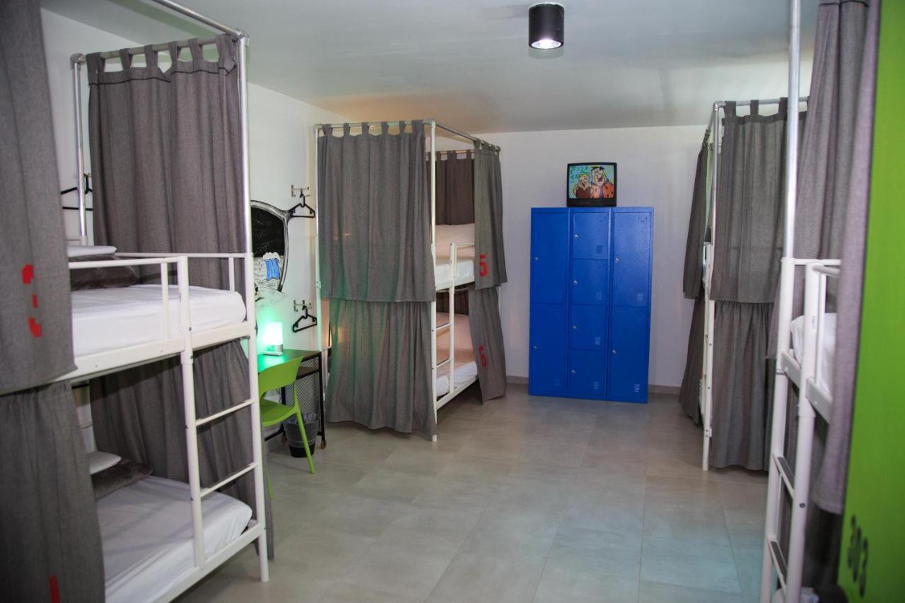 Nomada Beach Hostel- Isla Verde San Juan Exterior photo